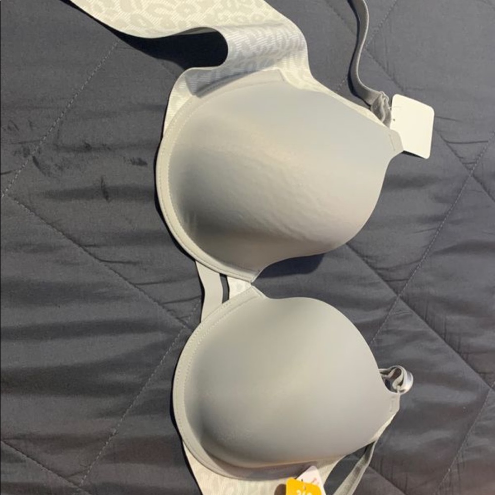 Bras - Picture 2 of 5